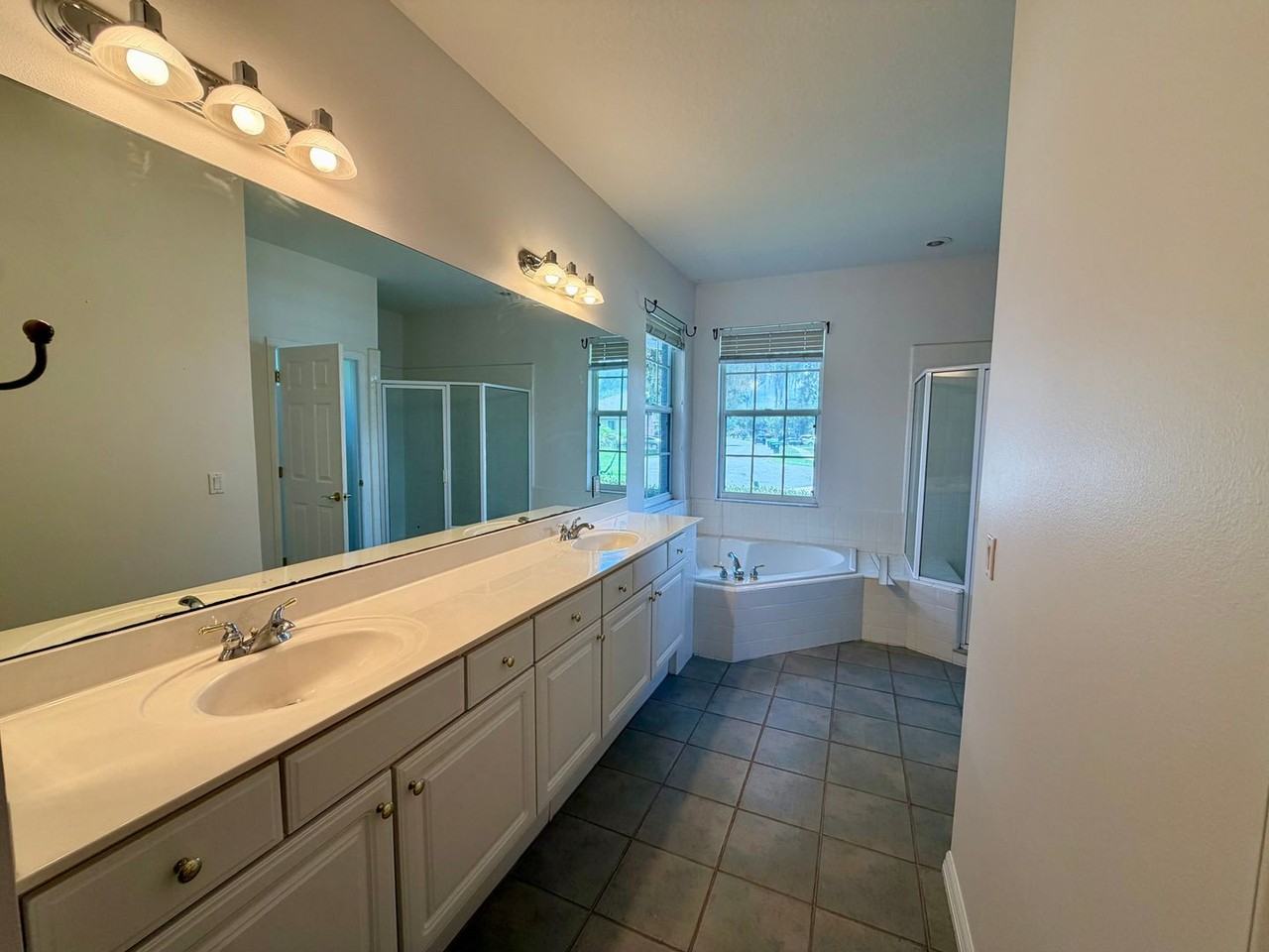 4554 Shanewood Ct - Photo 6 of 14