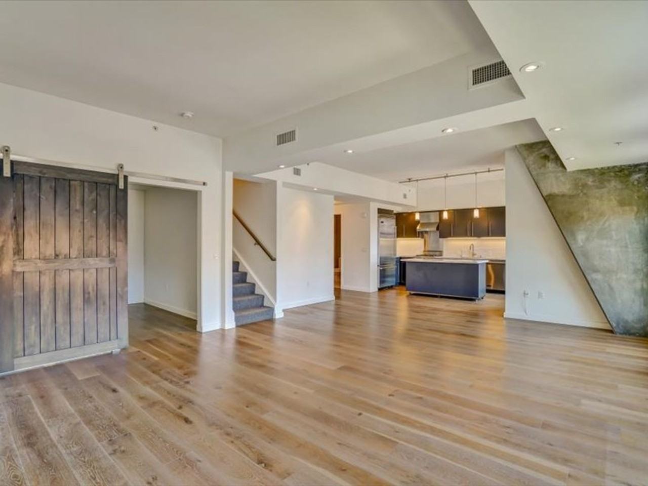 2125 Bryant St - Photo 2 of 33