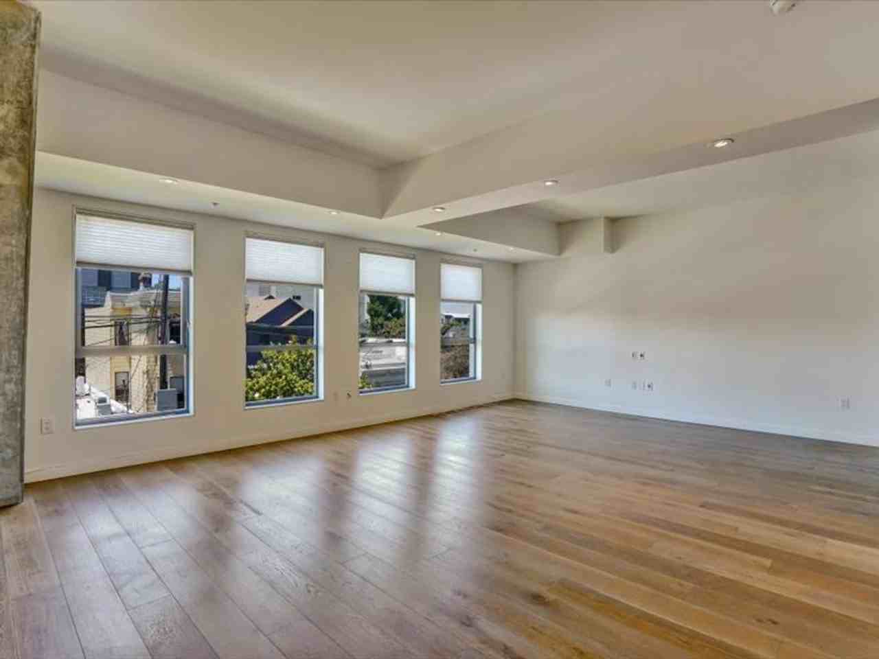 2125 Bryant St - Photo 4 of 33
