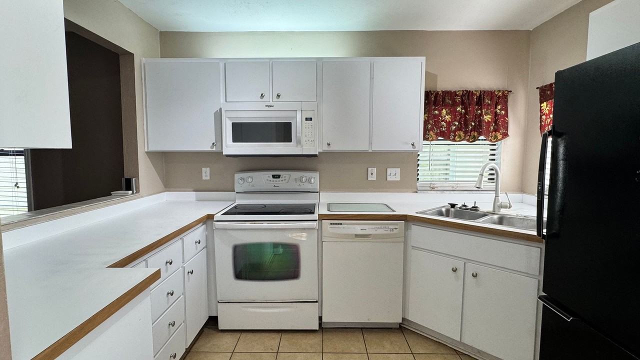 2122 Ne 39th Ave - Photo 6 of 21