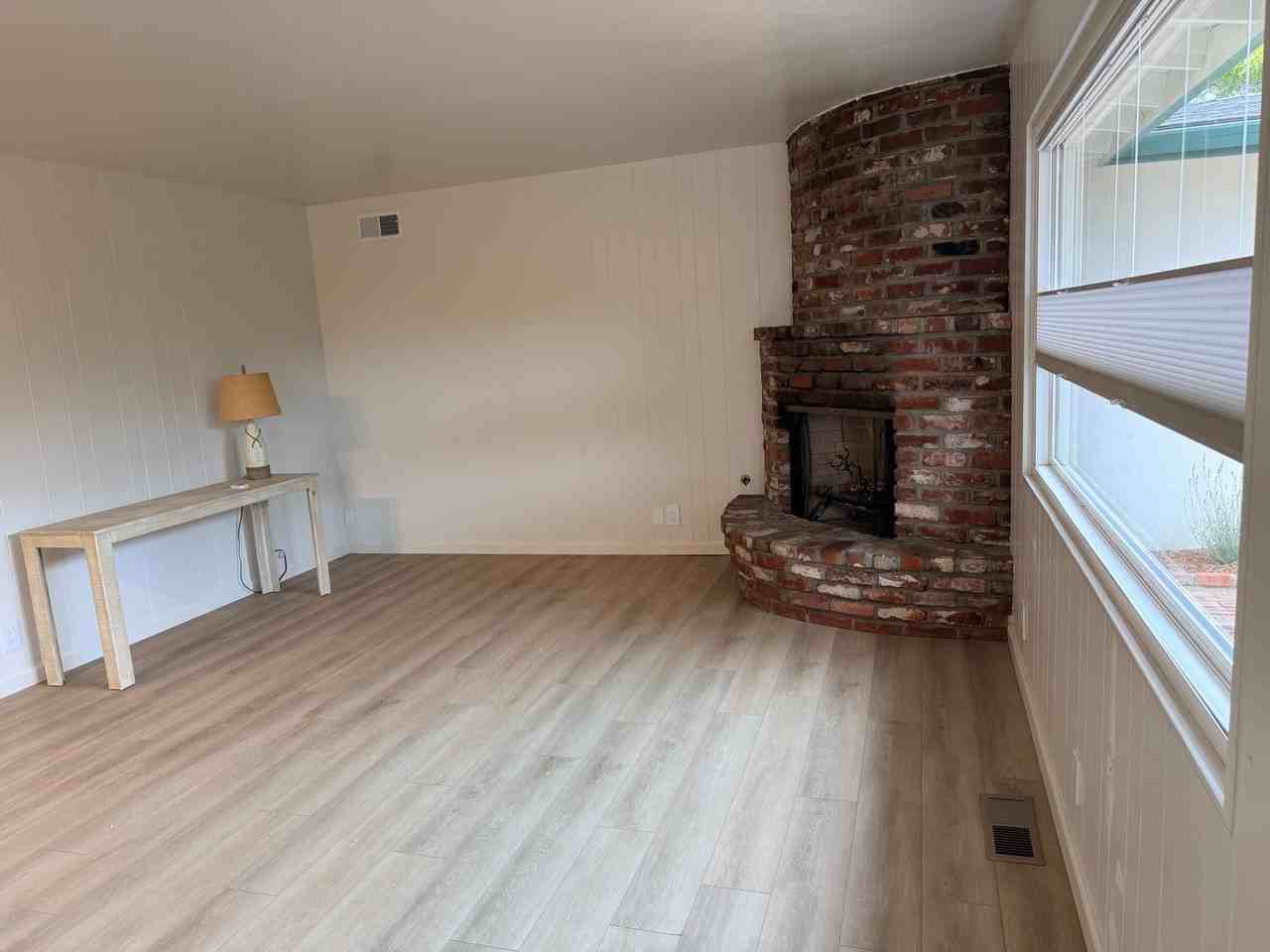 922 Maple St - Photo 6 of 50