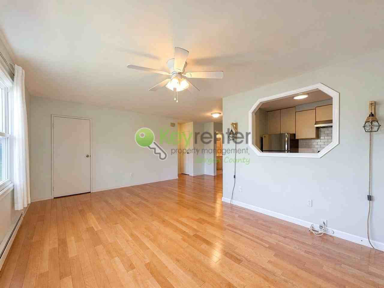 153 N Maple Ave - Photo 3 of 17
