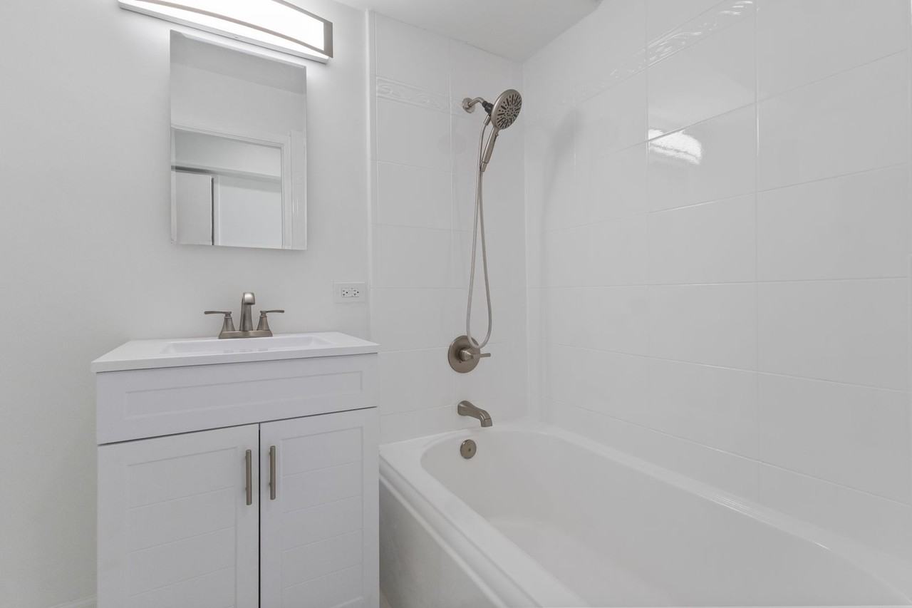 2115 Ala Wai Blvd - Photo 5 of 23