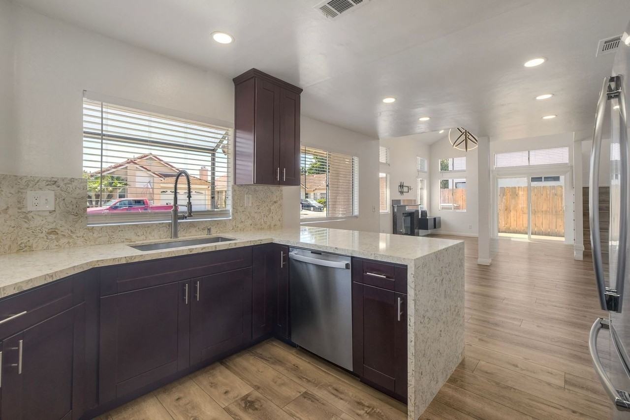 4533 Morning Dove Way - Photo 7 of 15