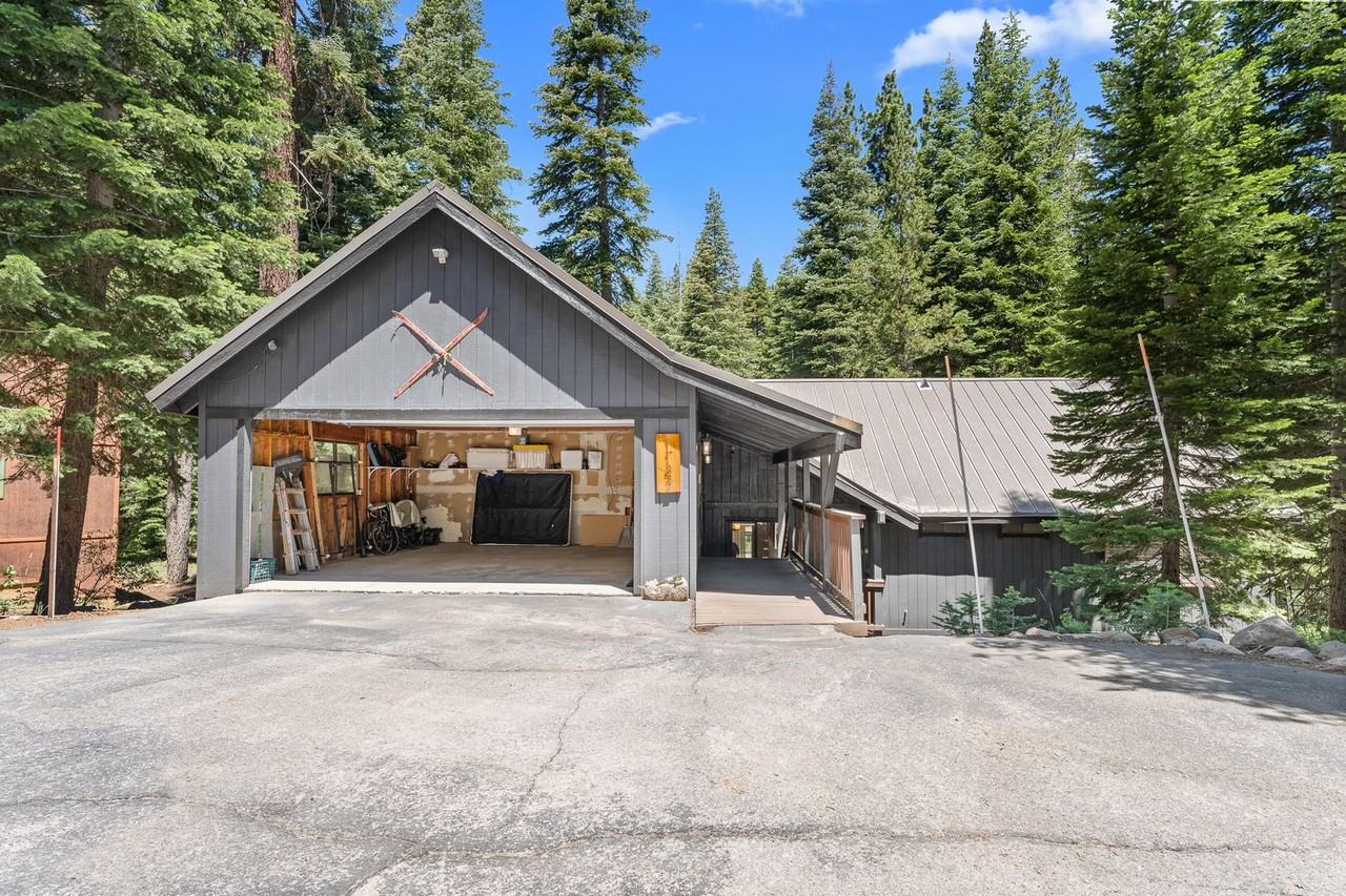1142 Regency Way - Photo 2 of 28