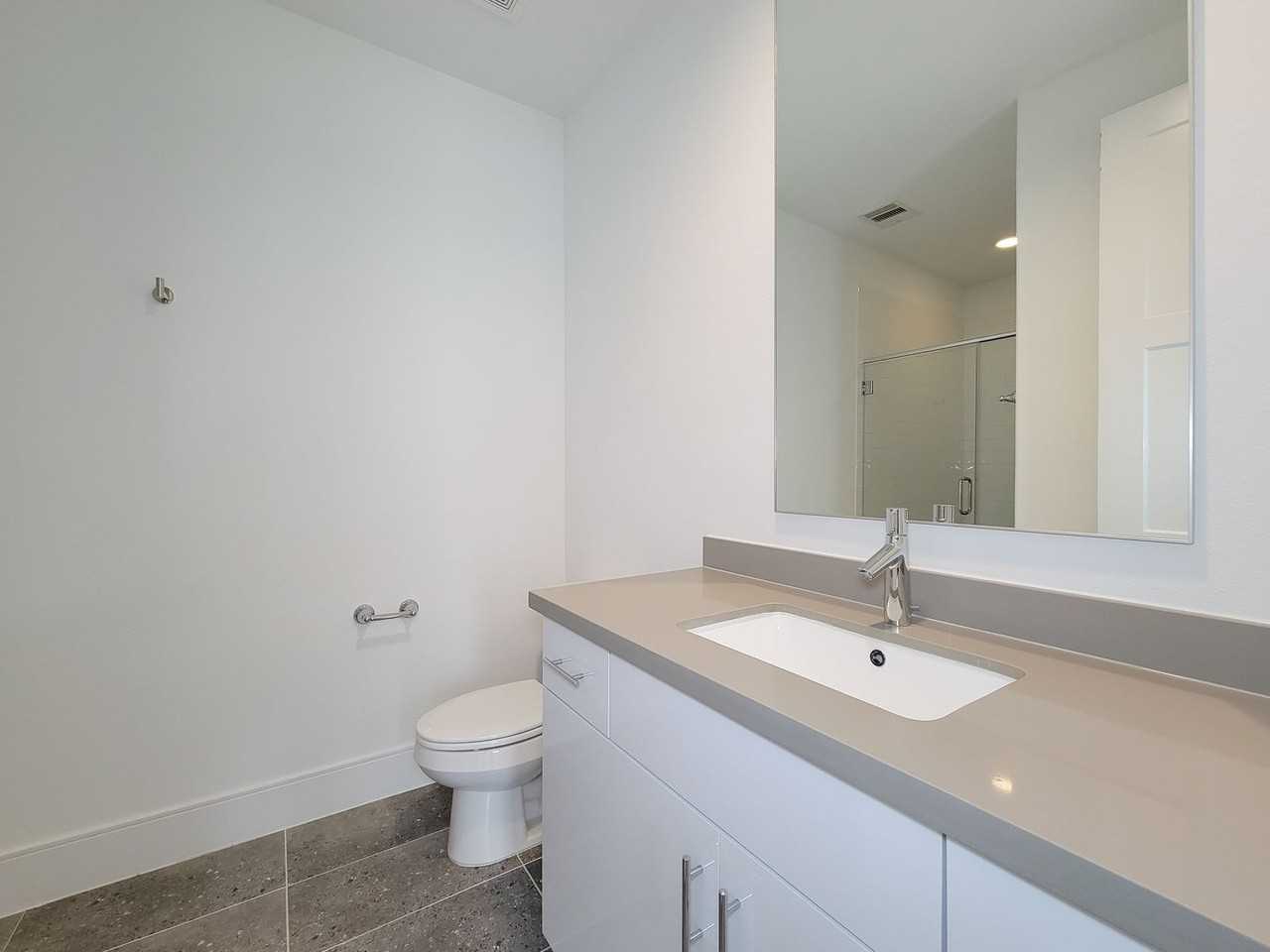 9 N Saint Charles St #B - Photo 4 of 30