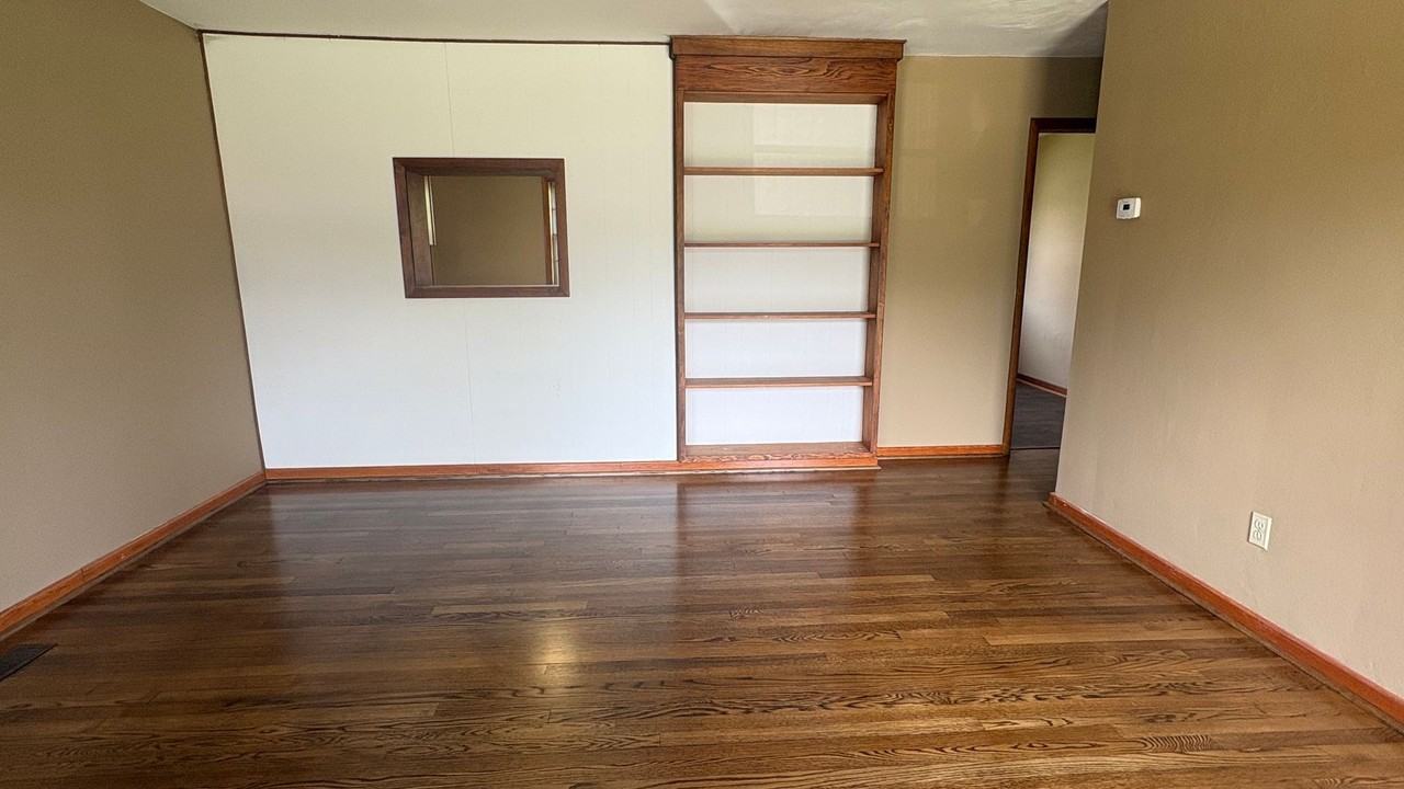 713 Willow Dr - Photo 3 of 17
