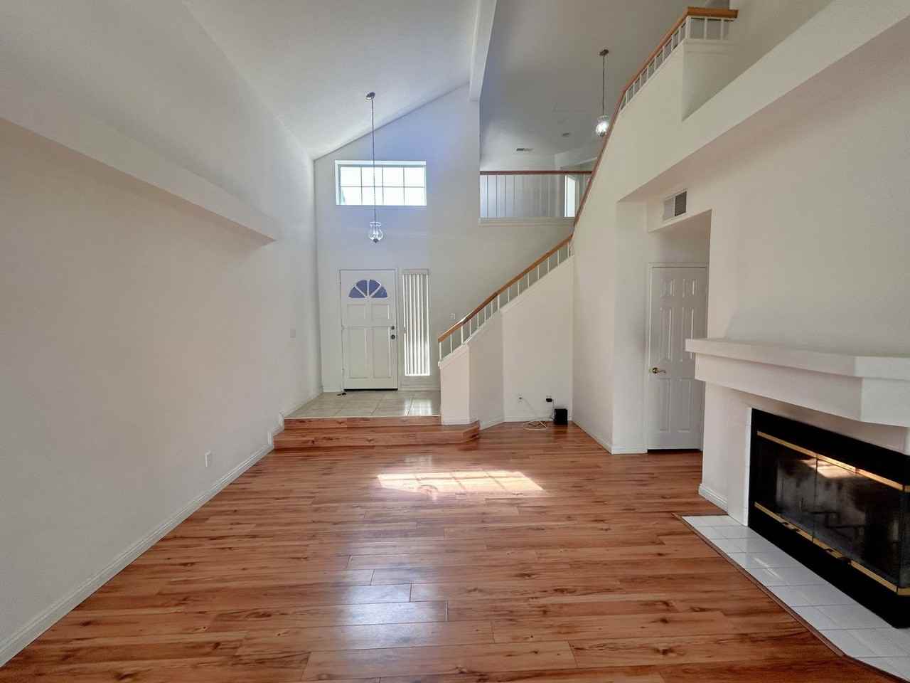 864 Bramble Ln - Photo 4 of 26