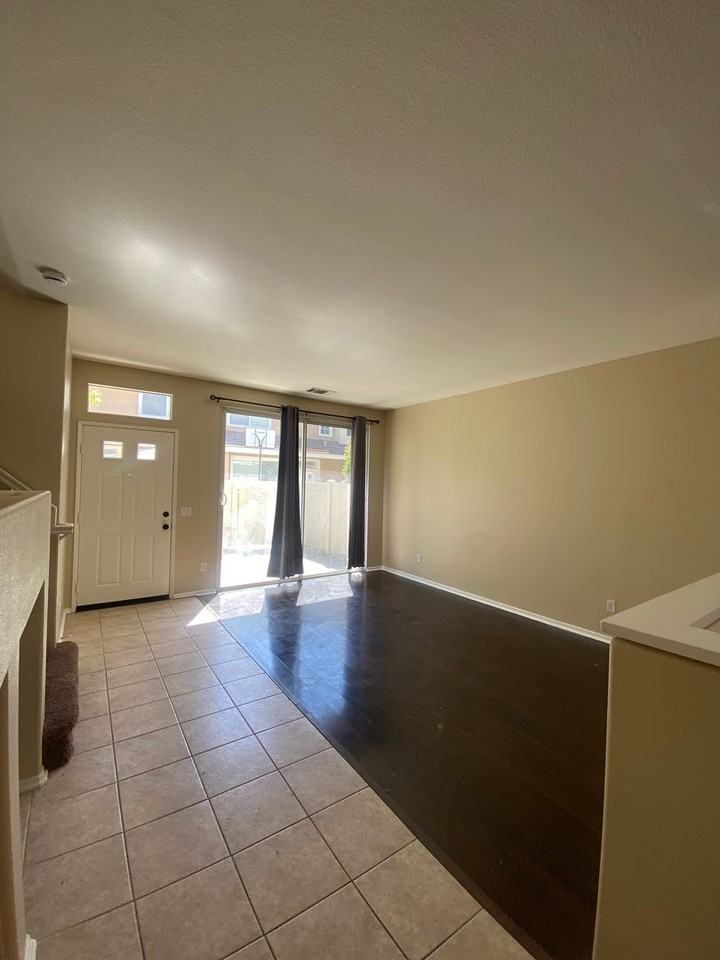 926 S Boulder Pl - Photo 4 of 25