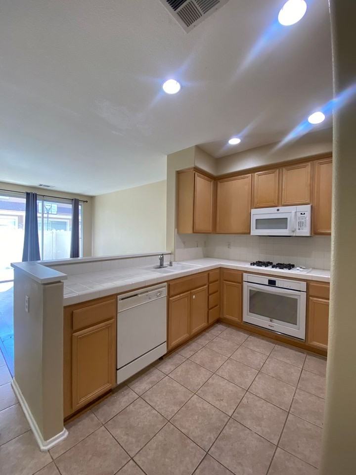 926 S Boulder Pl - Photo 5 of 25