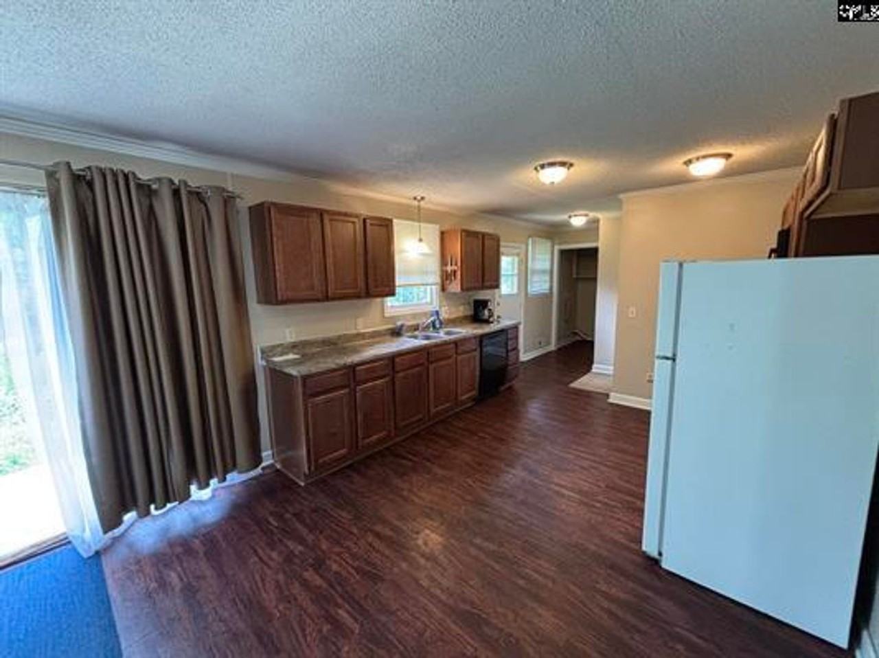 7247 Holloway Rd - Photo 3 of 10