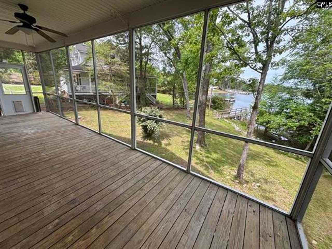 527 Superior Cir - Photo 2 of 24