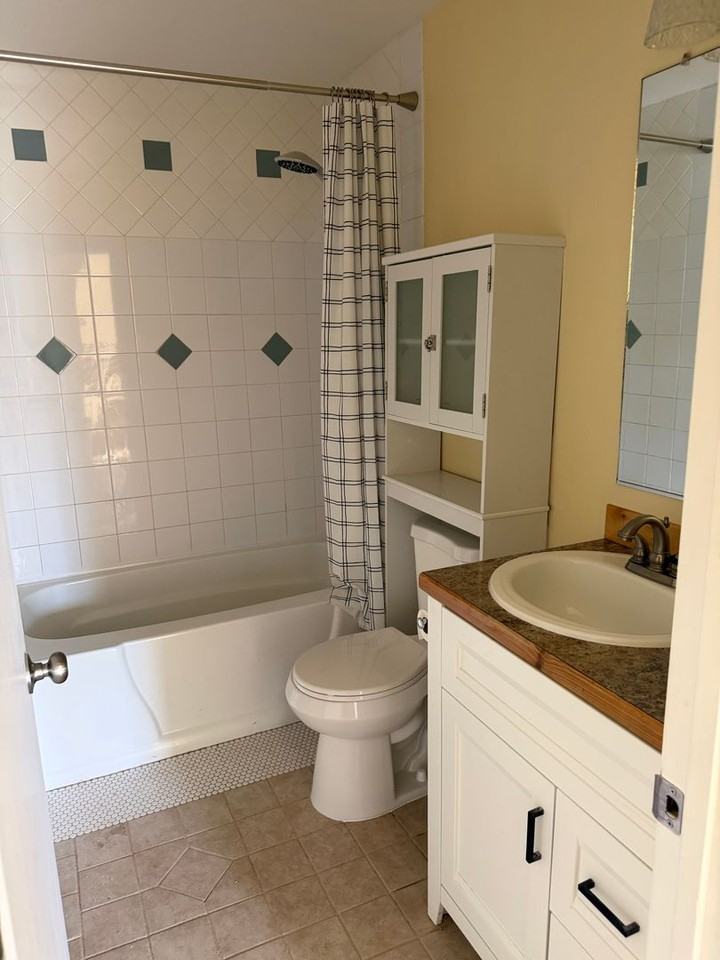 3251 E Gislason Dr - Photo 3 of 9
