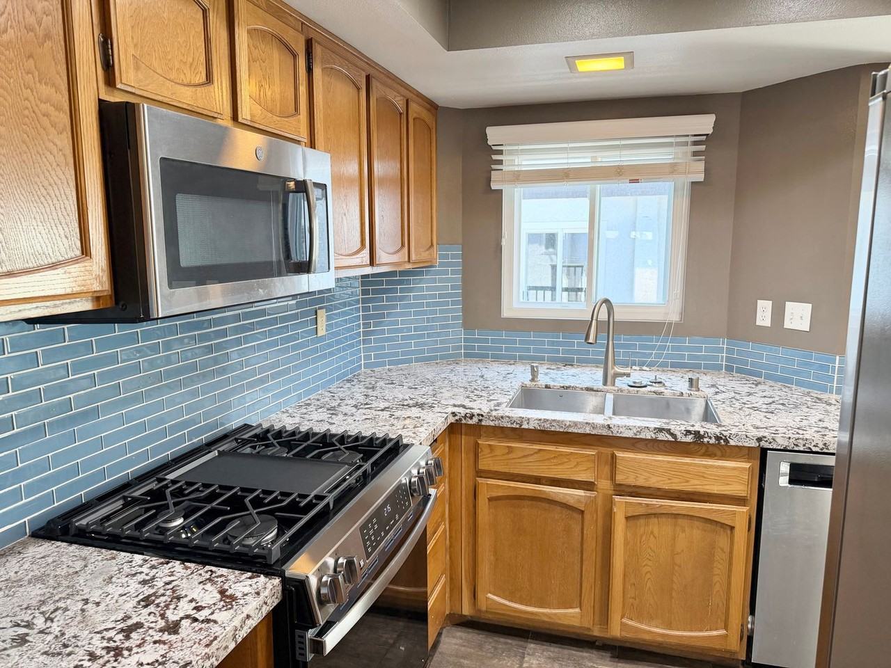 408 N Broadway - Photo 5 of 23