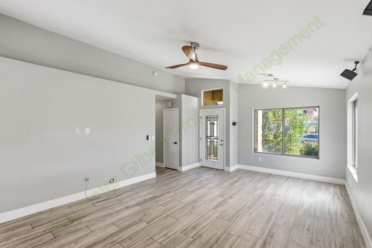 517 W Princeton Ave - Photo 7 of 30