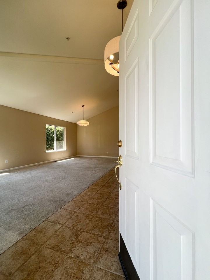 53 Wine Press Way - Photo 3 of 37