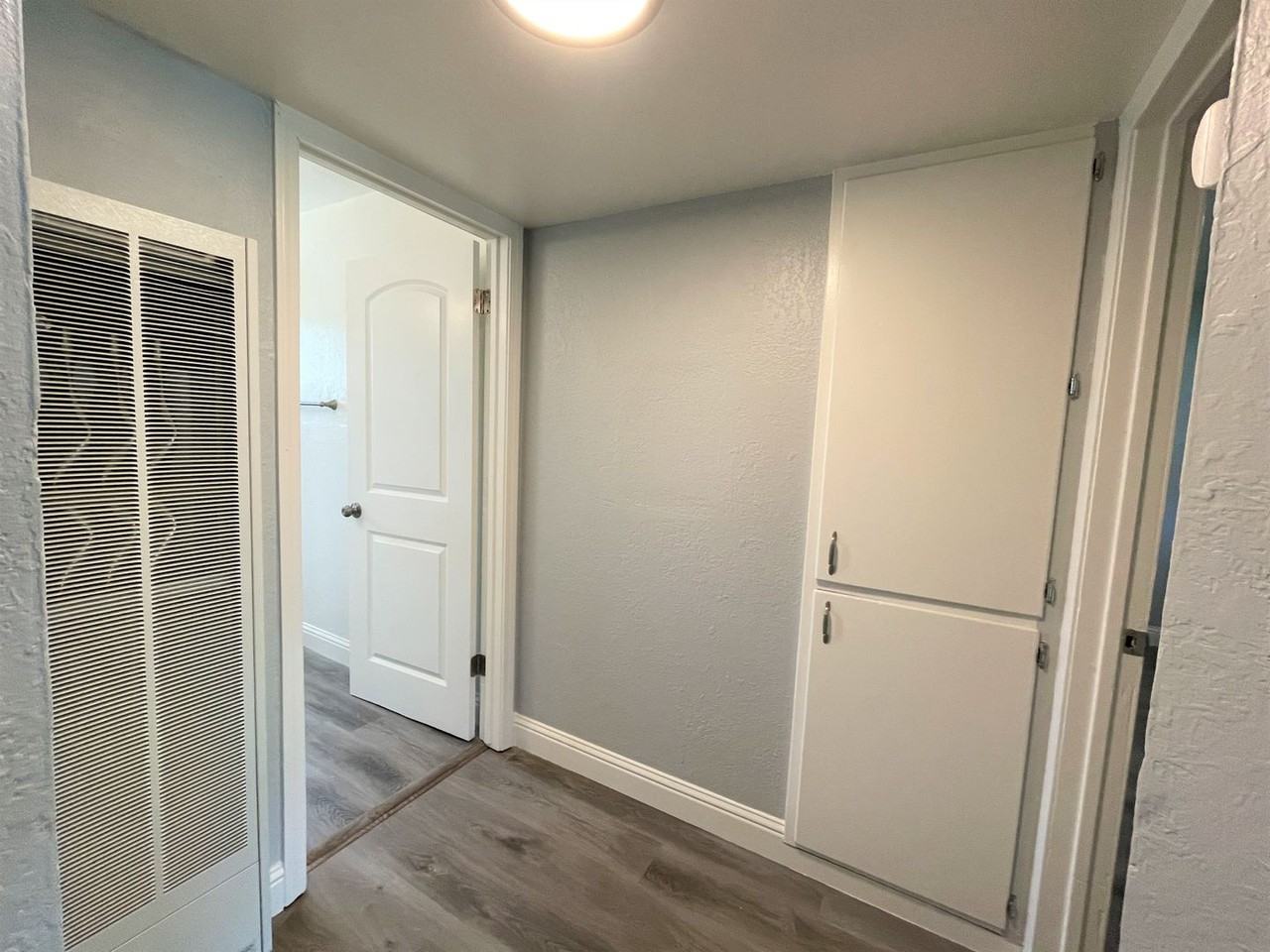 Courtside Apartments - Photo 5 of 16