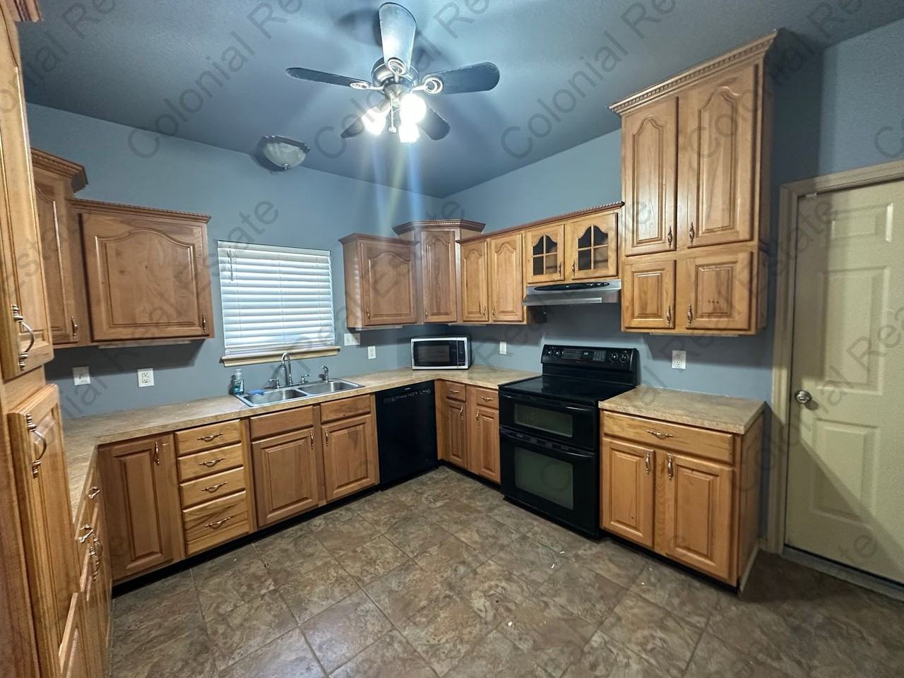 124 Gail Jackson Ct - Photo 5 of 18