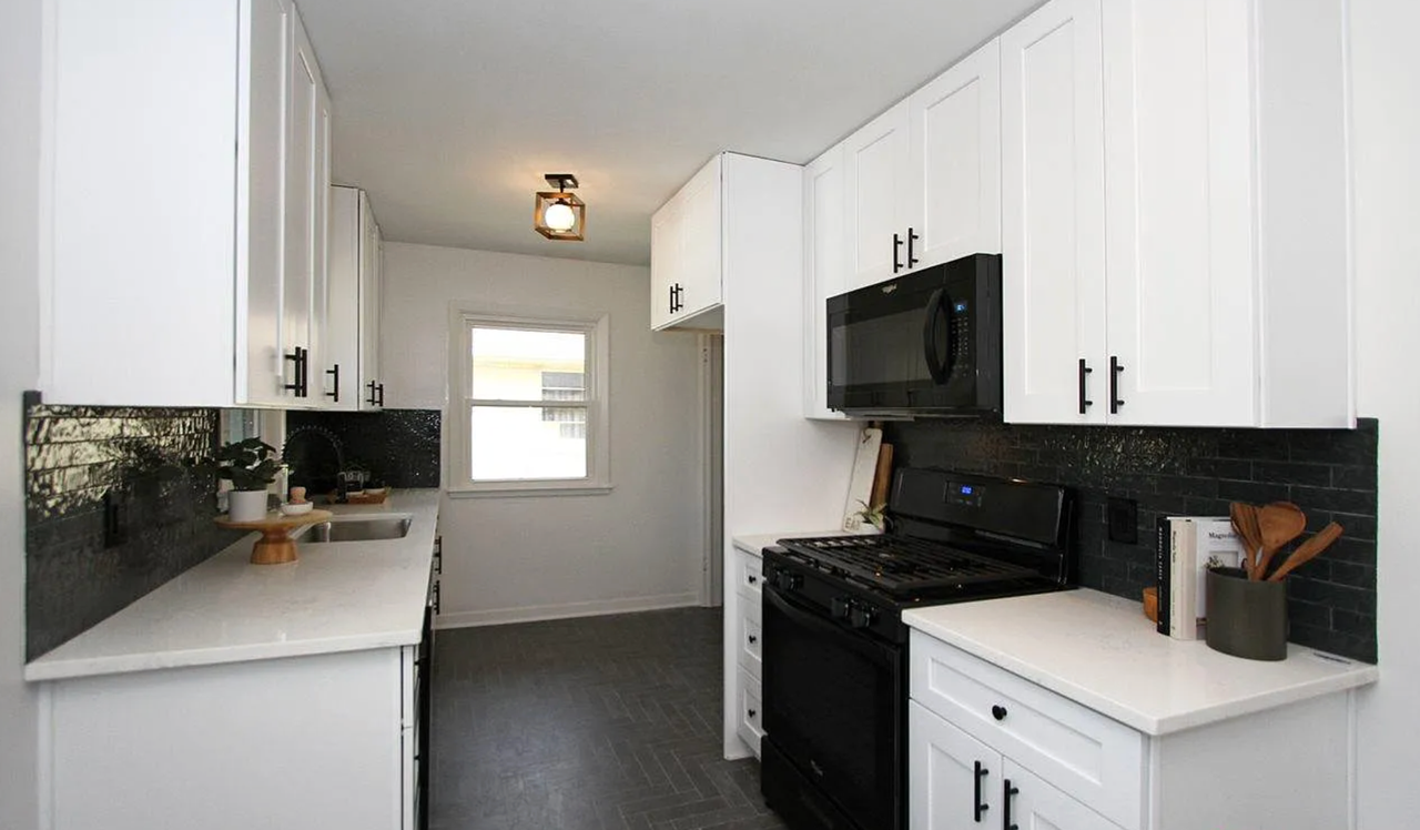 1801 S 51st St - Photo 4 of 8