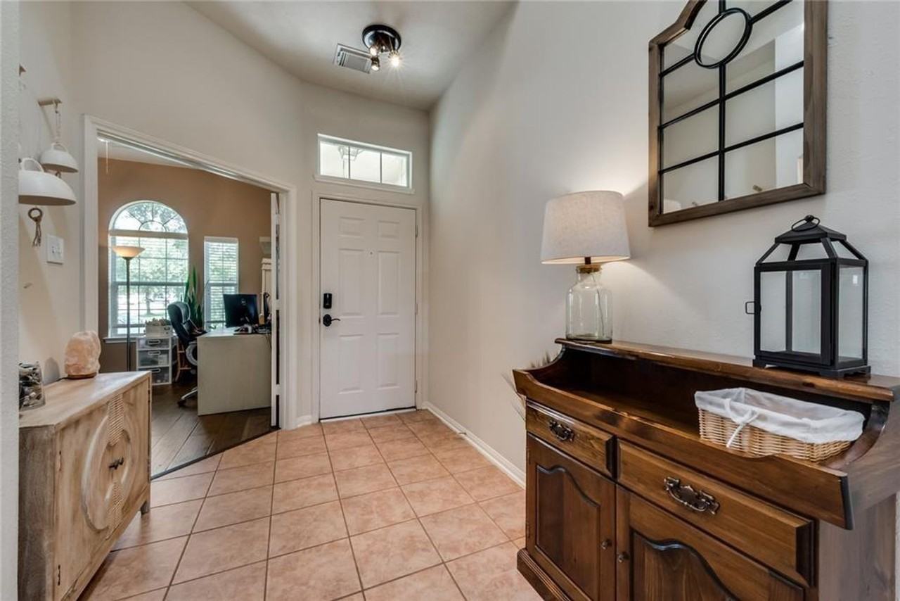 7018 Paradise Park Bnd - Photo 4 of 18