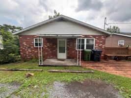 featured image of 198 Eastland Ave