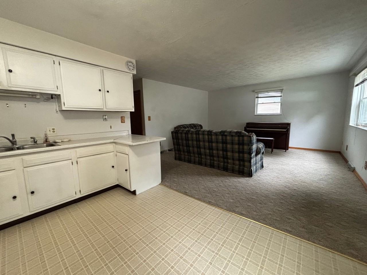198 Eastland Ave - Photo 4 of 17