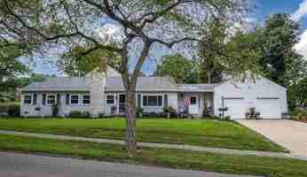 featured image of 460 Royal Ave
