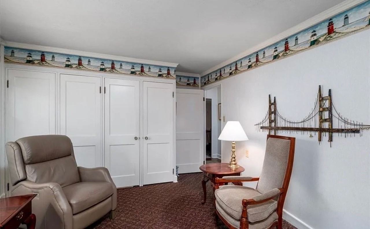 460 Royal Ave - Photo 7 of 10