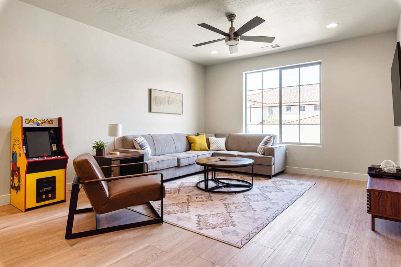 1197 N Bello Aly - Photo 2 of 25