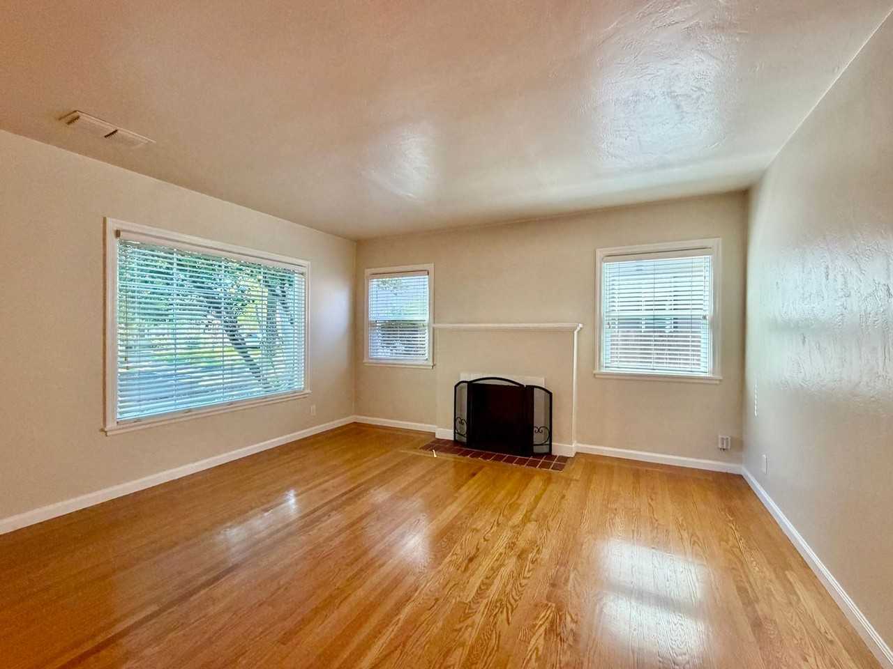 1941 4th Ave - Photo 3 of 28