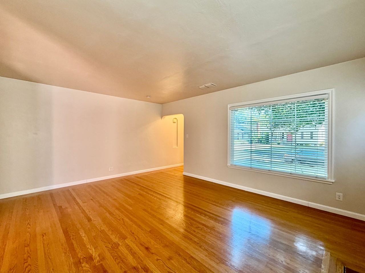 1941 4th Ave - Photo 4 of 28