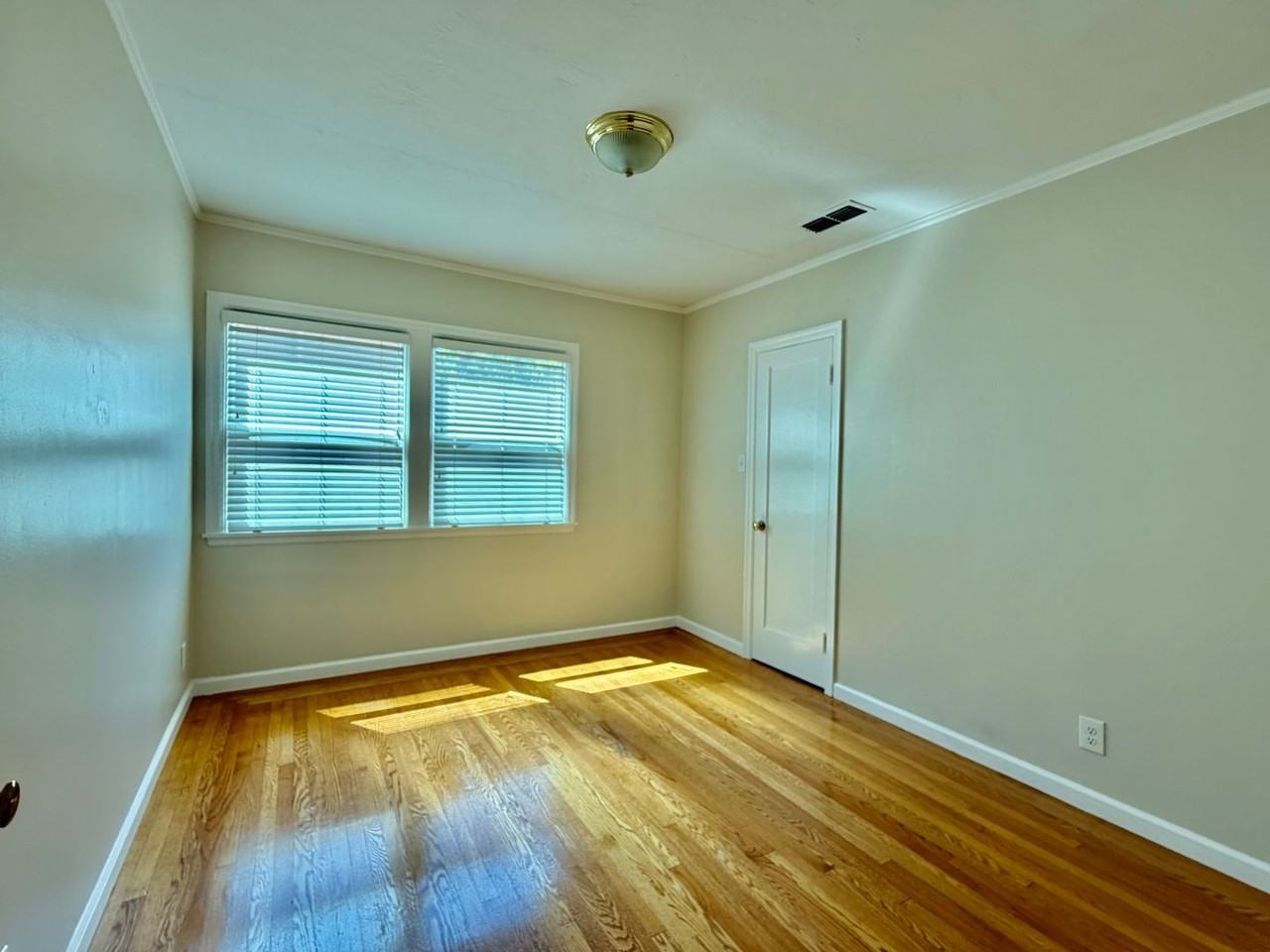 1941 4th Ave - Photo 6 of 28