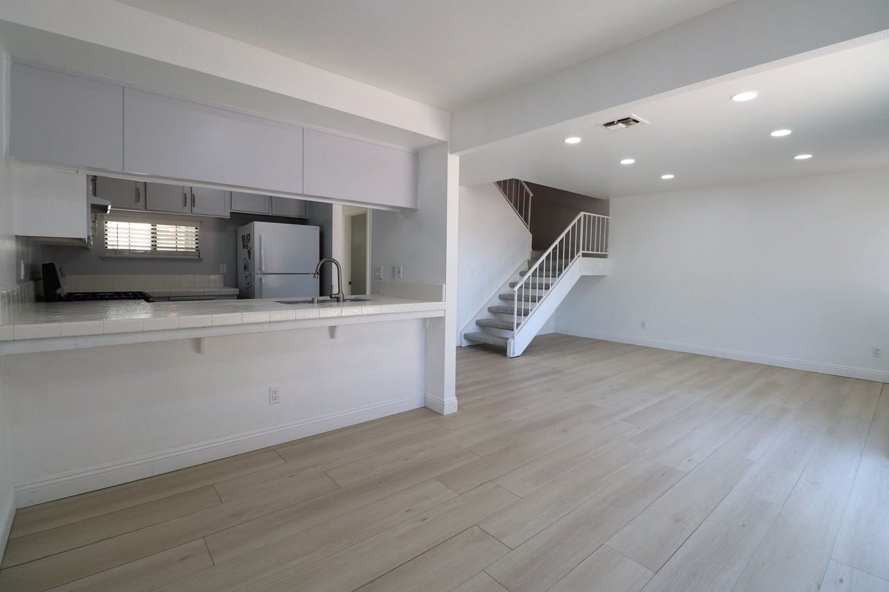 432 N Center Ct - Photo 6 of 18