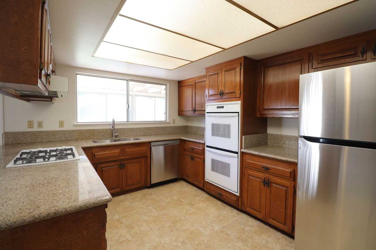 630 Newcastle Cir - Photo 5 of 14