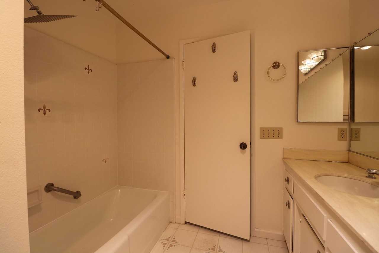 630 Newcastle Cir - Photo 7 of 14