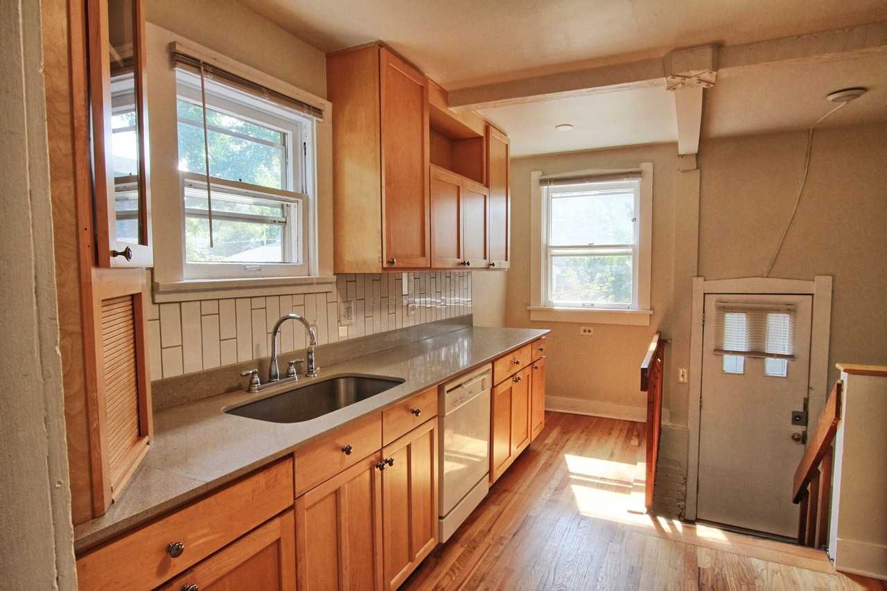 505 S Gaylord St - Photo 3 of 20