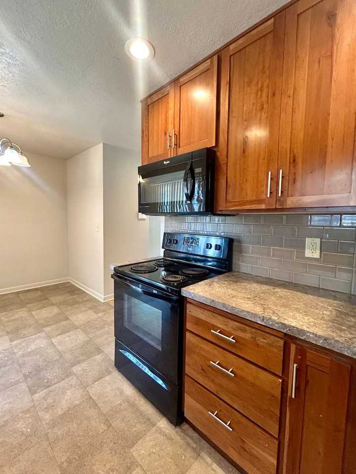2640 4th St Ne - Photo 4 of 22