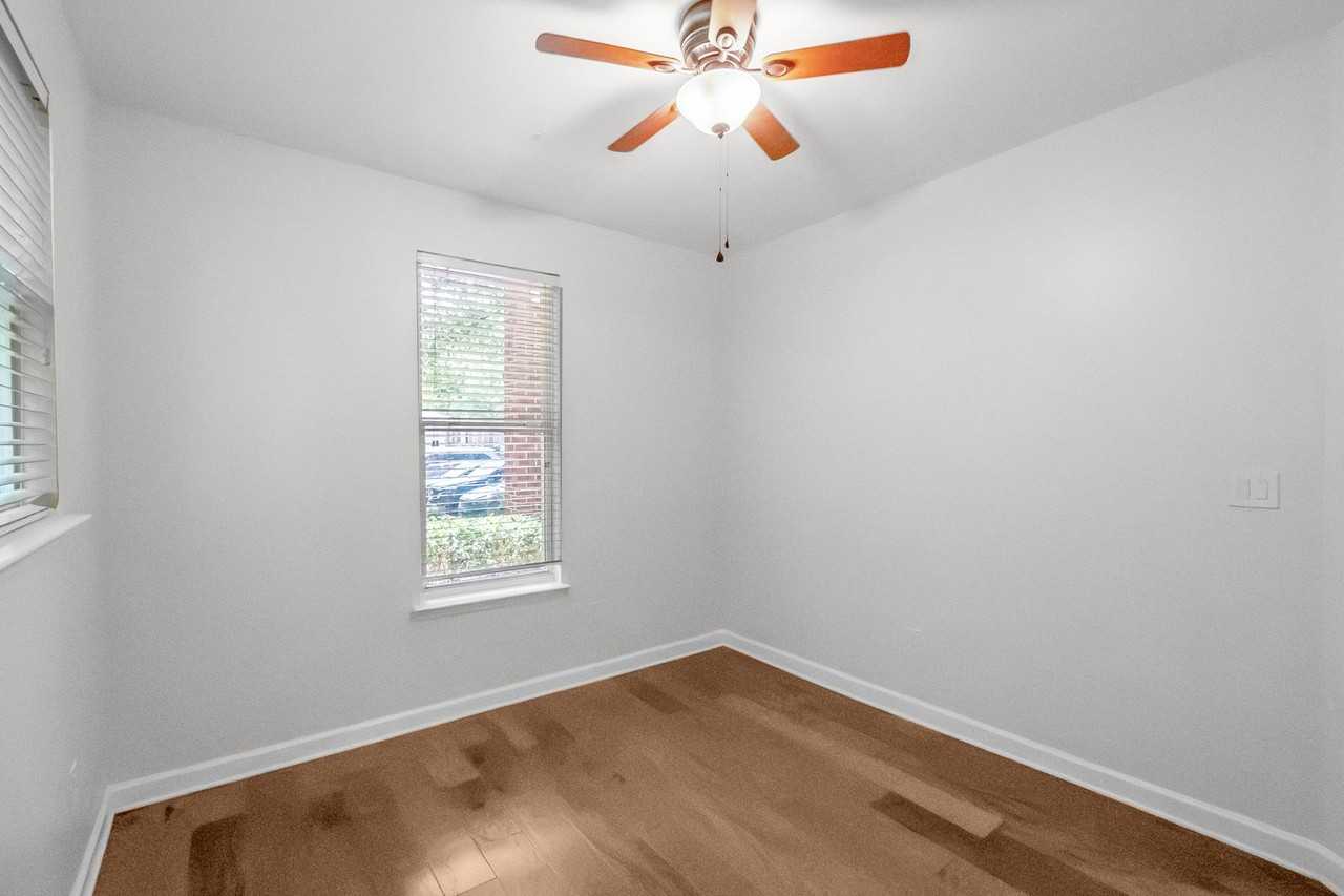 714 Northeast Dr #52 - Photo 5 of 50