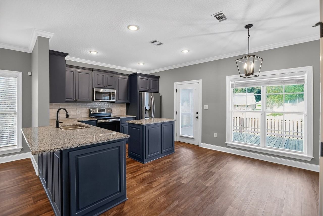 13 S Barnes Field Dr - Photo 2 of 11