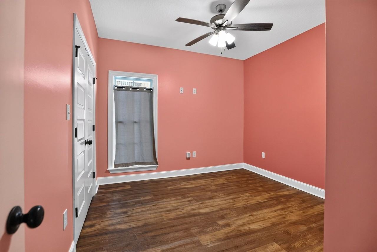 13 S Barnes Field Dr - Photo 3 of 11