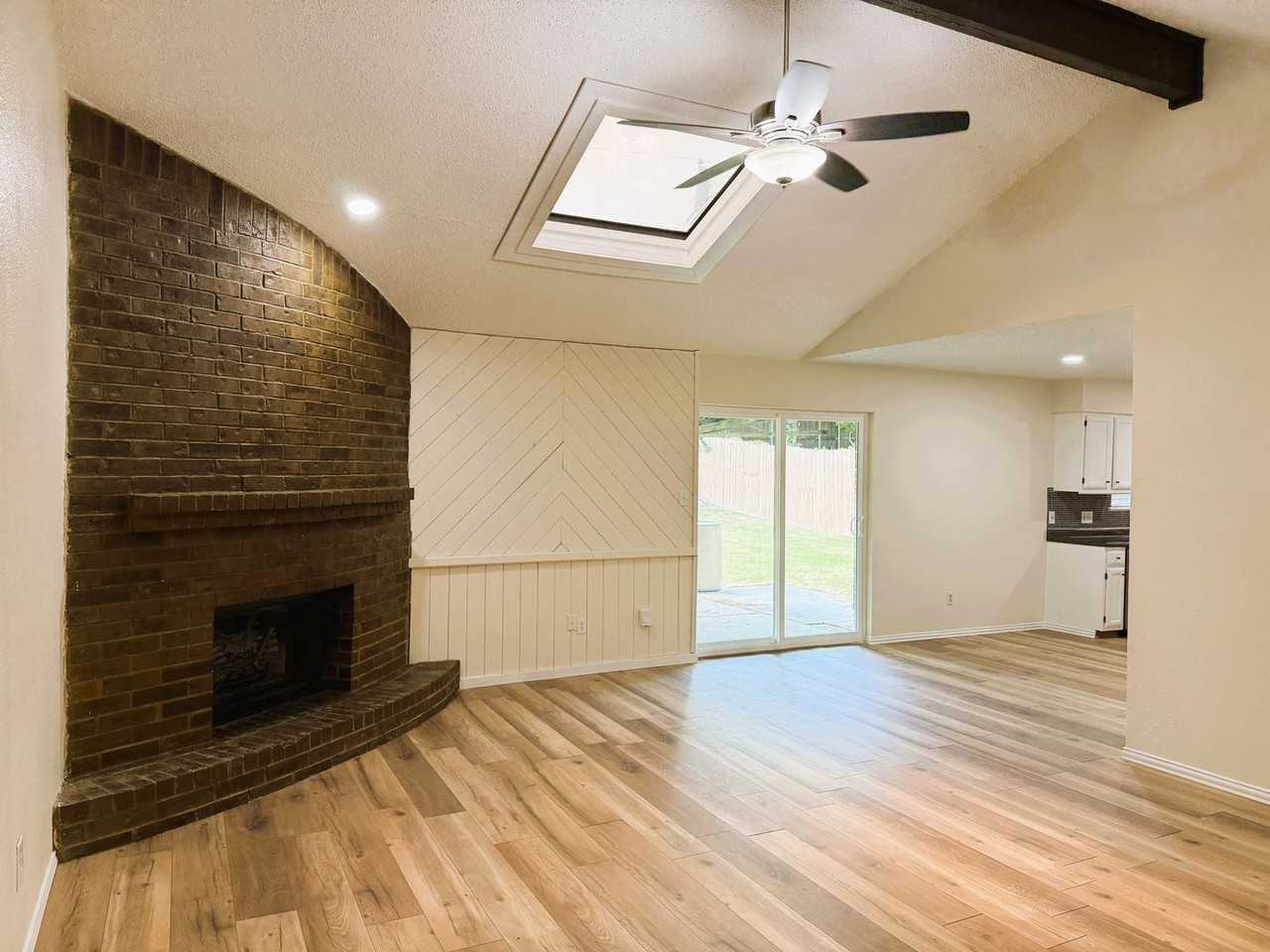 6406 Willow Springs Dr - Photo 4 of 21