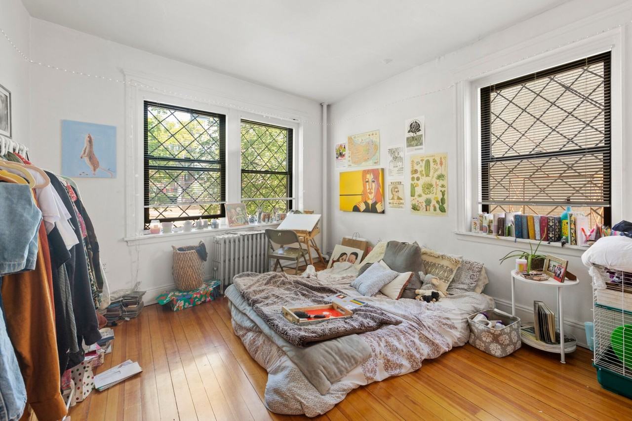 1465 Commonwealth Ave - Photo 4 of 23