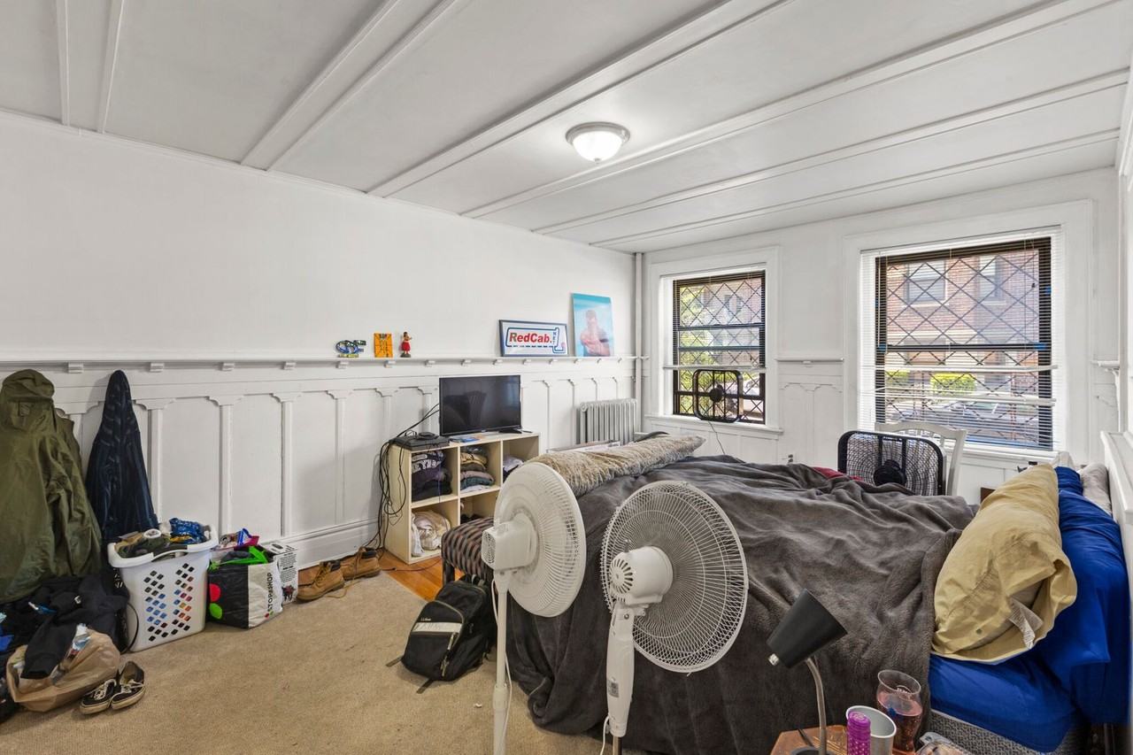 1465 Commonwealth Ave - Photo 5 of 23