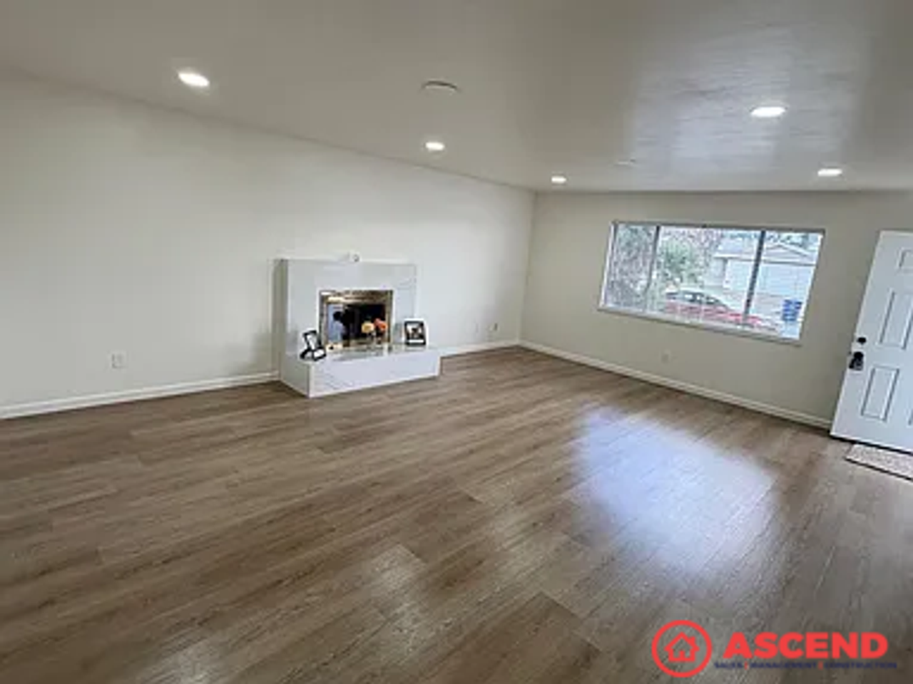 5409 Peppertree Ln - Photo 3 of 12