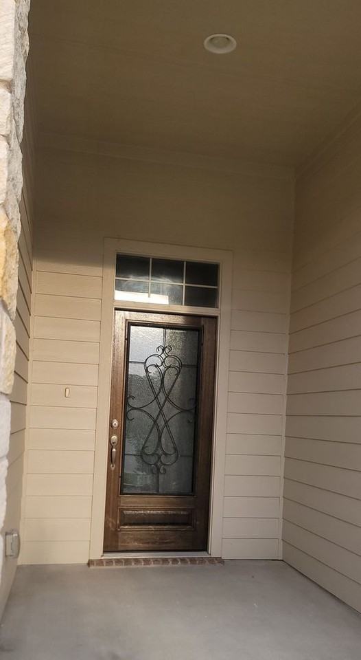 3206 Trinity Dr - Photo 2 of 32