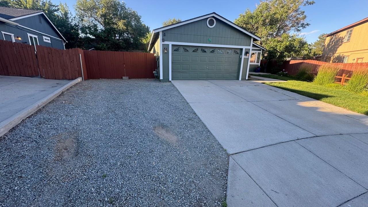 6335 E Crow Ct - Photo 3 of 32