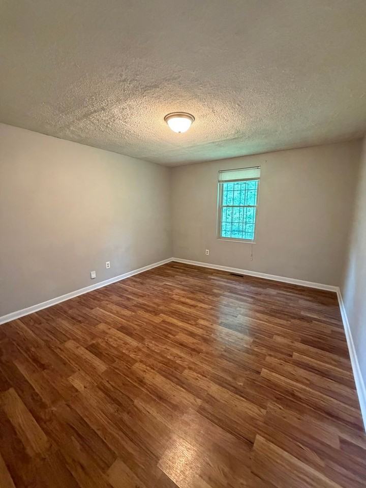 212 Jay Dr - Photo 7 of 12
