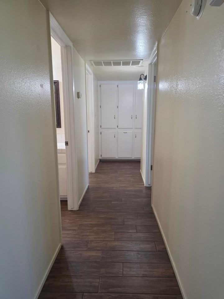 1012 Orangewood St - Photo 6 of 15