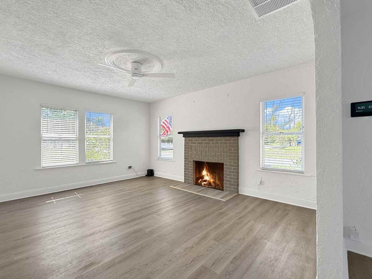 2401 8th Ave N - Photo 5 of 34