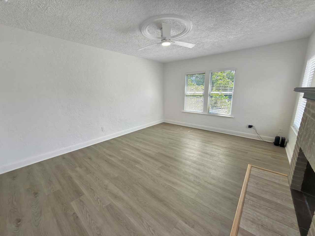 2401 8th Ave N - Photo 6 of 34